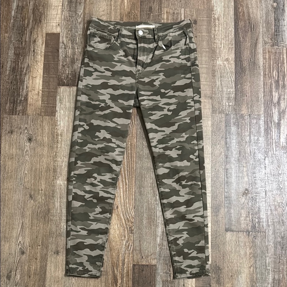 Camouflage High-Rise Skinny Jeans LEVIS